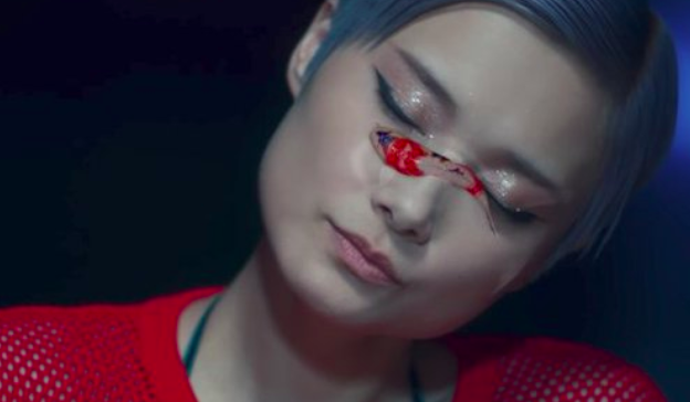Creati con l'AI da Intel, gli effetti speciali in stile Snapchat nel videoclip di una pop-star cinese