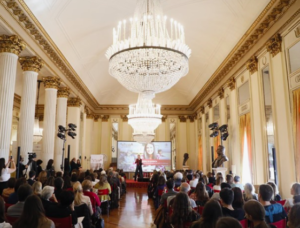 STEMintheCity giunge alla terza edizione: un mese di eventi per avvicinare le ragazze alle materie STEM, tecnico-scientifiche